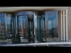 Porta girevole di ingresso automatico azionato per un ingresso agevole e conveniente