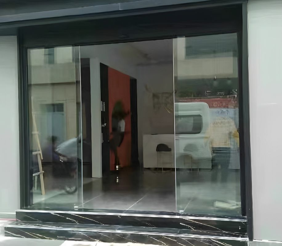 Operatore automatico di porte scorrevoli, apritore e chiusore