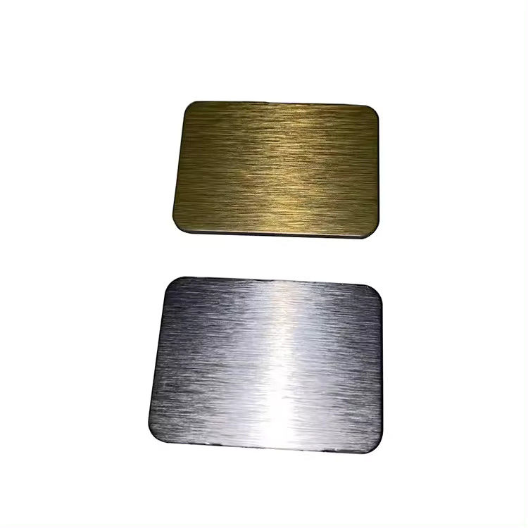 Parete tenda in rivestimento in alluminio con resistenza alla pressione del vento ≤ 2,5KN/m2 Performance di isolamento acustico ≥ 35dB Durata di vita ≥ 15
