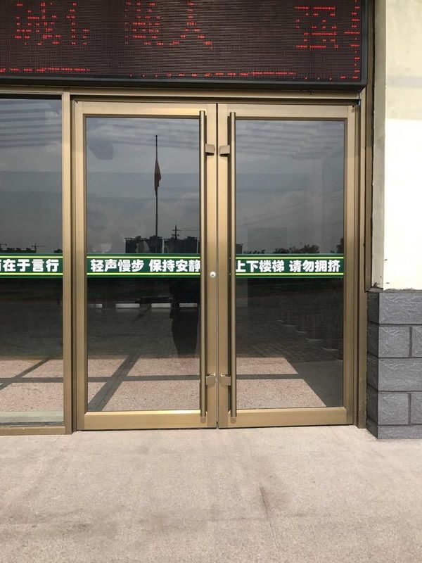 Prezzo all'ingrosso di fabbrica Cornice di alluminio Antispazio Kfc Porta Pavimento Primavera Temperato Sicurezza doppio vetro